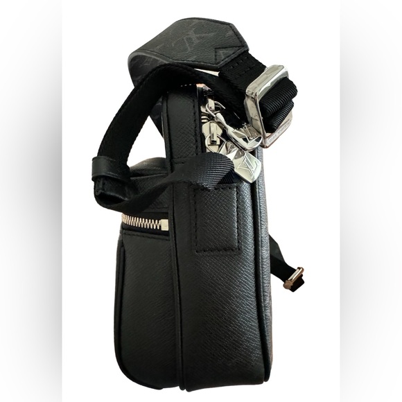 NWOT Louis Vuitton Black Taigarama & Monogram Eclipse Canvas Outdoor Messenger - Picture 7 of 7